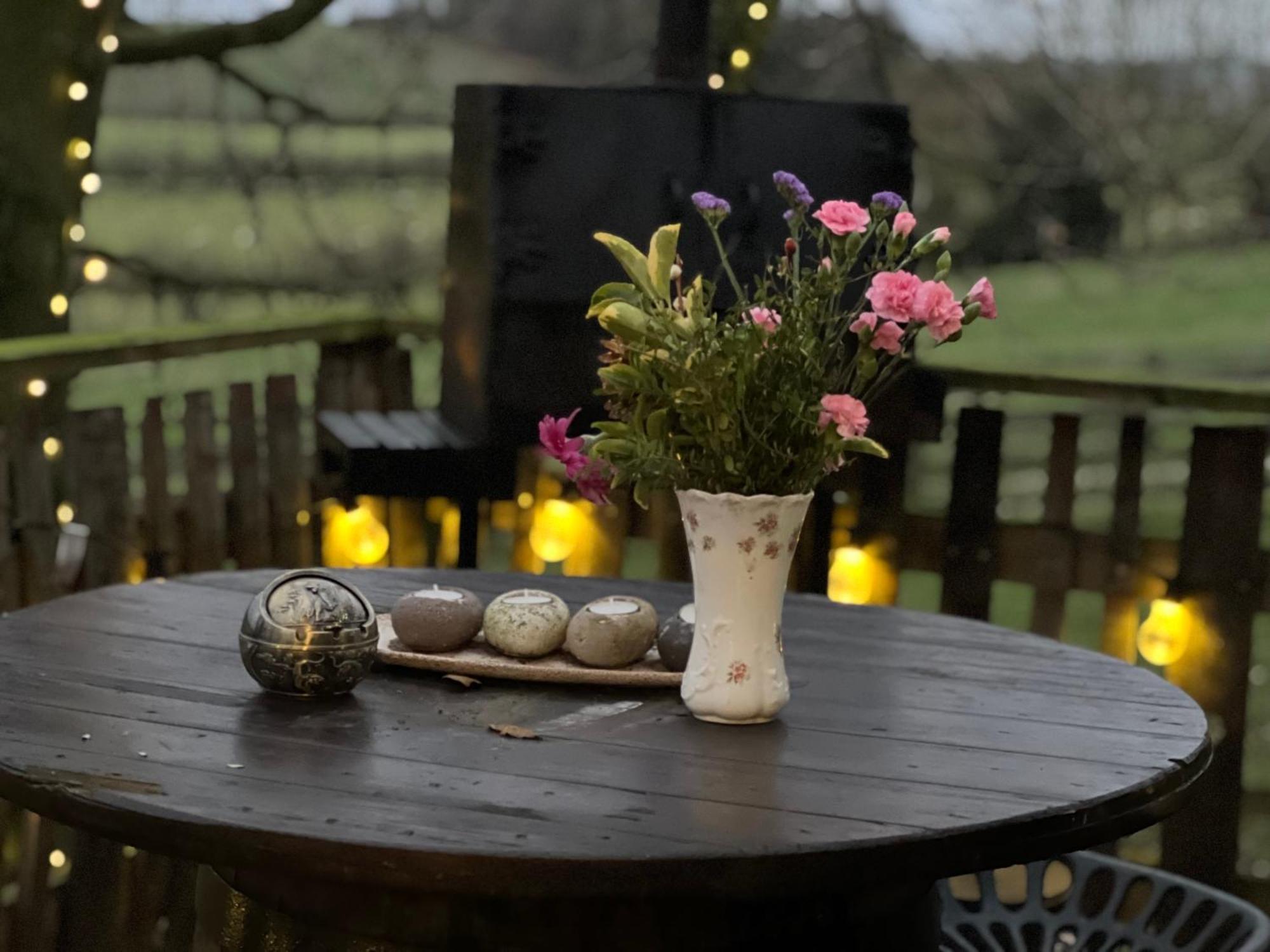 Burtree Country House, Tipi'S, Treehouse & Lodge & House Rooms With Hot Tubs In A Private Garden Thirsk Exterior photo