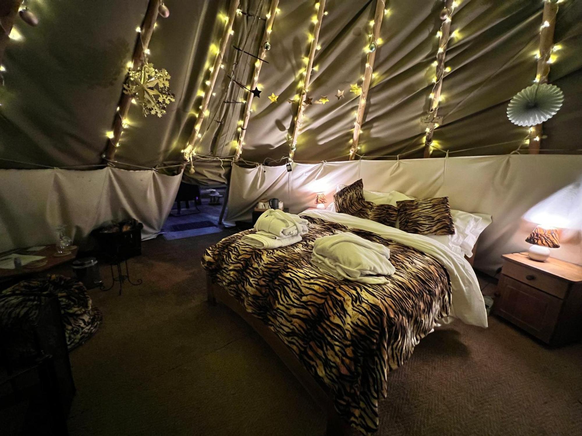 Burtree Country House, Tipi'S, Treehouse & Lodge & House Rooms With Hot Tubs In A Private Garden Thirsk Exterior photo