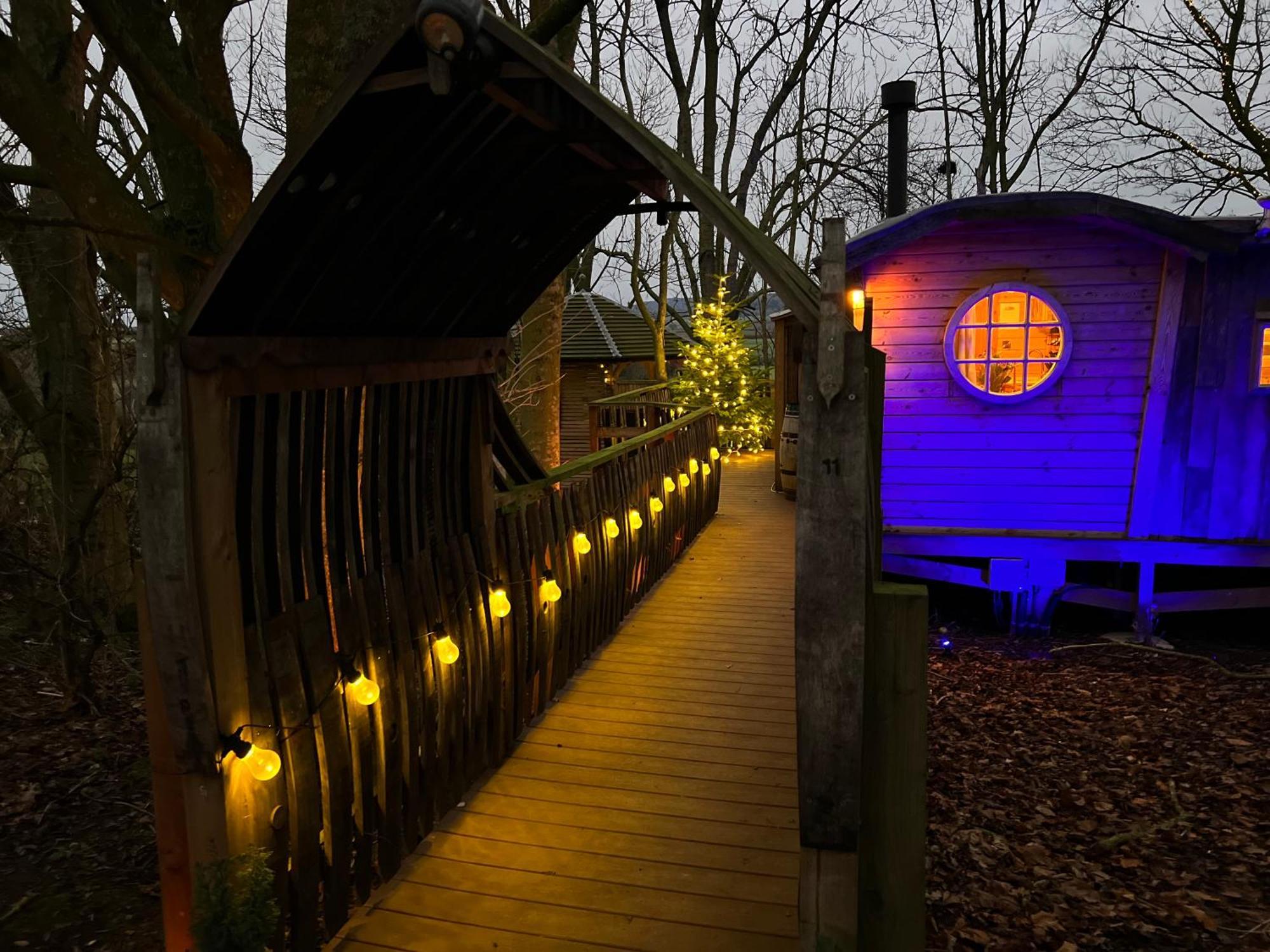 Burtree Country House, Tipi'S, Treehouse & Lodge & House Rooms With Hot Tubs In A Private Garden Thirsk Exterior photo
